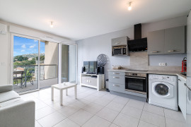 
                                                                                        Vente
                                                                                         .