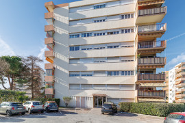 
                                                                                        Vente
                                                                                         .