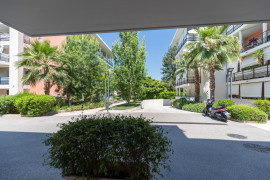 
                                                                                        Vente
                                                                                         .