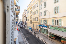 
                                                                                        Vente
                                                                                         .