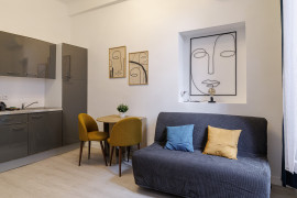 
                                                                                        Vente
                                                                                         .