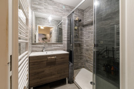 
                                                                                        Vente
                                                                                         .