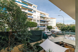 
                                                                                        Vente
                                                                                         .