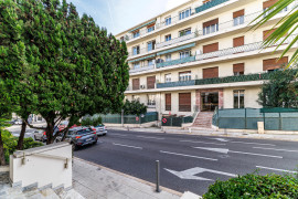 
                                                                                        Vente
                                                                                         .