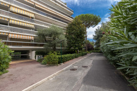 
                                                                                        Vente
                                                                                         .