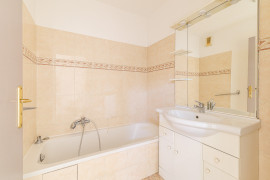 
                                                                                        Vente
                                                                                         .