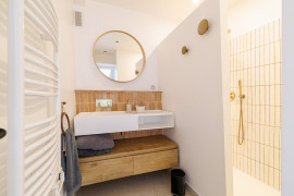 
                                                                                        Vente
                                                                                         .