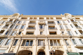 
                                                                                        Vente
                                                                                         .