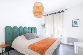 
                                                                                        Vente
                                                                                         .