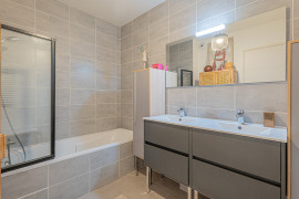 
                                                                                        Vente
                                                                                         .