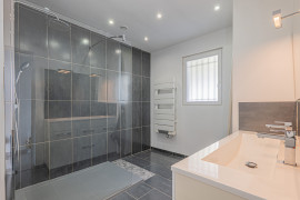 
                                                                                        Vente
                                                                                         .