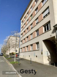 
                                                                                        Colocation
                                                                                         1 chambre coloc quartier Jeanne D'arc