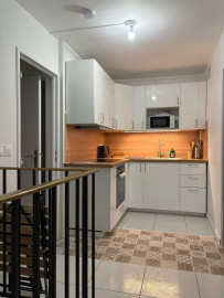 
                                                                                        Colocation
                                                                                         1 chambre dans colocation 60m²