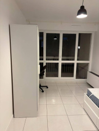 
                                                                                        Colocation
                                                                                         1 chambre dans colocation 60m²