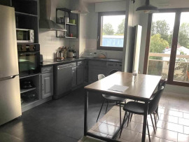 
                                                                                        Colocation
                                                                                         1 Chambre dispo dans une coloc meublée de 3 pièces