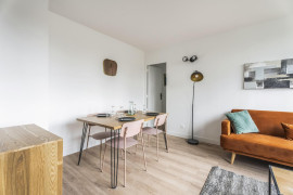 
                                                                                        Colocation
                                                                                         1 chambre disponible en colocation