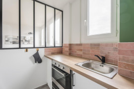 
                                                                                        Colocation
                                                                                         1 chambre disponible en colocation