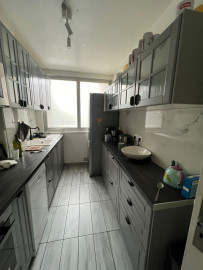 
                                                                                        Colocation
                                                                                         1 chambre disponible en colocation