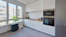 
                                                                                        Colocation
                                                                                         1 chambre disponible en colocation