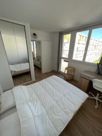 
                                                                                        Colocation
                                                                                         1 chambre disponible en colocation