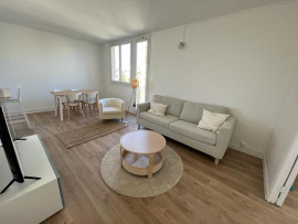 
                                                                                        Colocation
                                                                                         1 chambre disponible en colocation