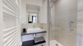 
                                                                                        Colocation
                                                                                         1 chambre disponible en colocation