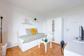 
                                                                                        Colocation
                                                                                         1 chambre disponible en colocation