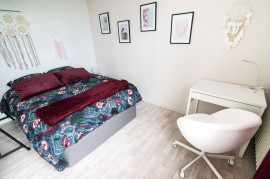 
                                                                                        Colocation
                                                                                         1 chambre meublée dans coloc Rennes Brequigny