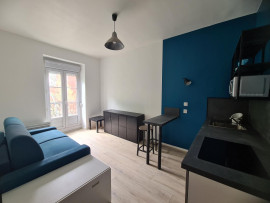 
                                                                                        Location
                                                                                         18m² idéal pour étudiant
(bd Prairie au Duc)