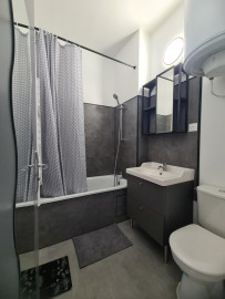 
                                                                                        Location
                                                                                         18m² idéal pour étudiant
(bd Prairie au Duc)