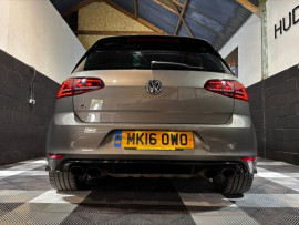 
                                                                                        Voiture
                                                                                         2.0 TSI BlueMotion Tech R Hatchback 5dr Petrol Manual 4Motion Euro 6 (s/s) (300 ps)