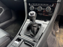 
                                                                                        Voiture
                                                                                         2.0 TSI BlueMotion Tech R Hatchback 5dr Petrol Manual 4Motion Euro 6 (s/s) (300 ps)