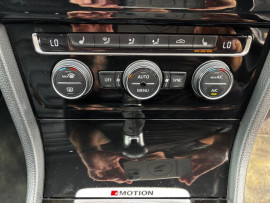 
                                                                                        Voiture
                                                                                         2.0 TSI BlueMotion Tech R Hatchback 5dr Petrol Manual 4Motion Euro 6 (s/s) (300 ps)