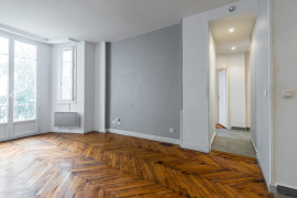 
                                                                                        Vente
                                                                                         2/3 PIÈCES AVEC SÉJOUR ET CHAMBRE CLIMATISÉS – AVENUE SHAKESPEARE