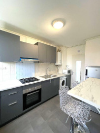 
                                                                                        Colocation
                                                                                         2 chambres dans beau T3 57m² meublé à neuf