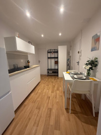 
                                                                                        Colocation
                                                                                         2 chambres dans colocation refait à neuf