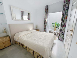 
                                                                                        Vente
                                                                                         2 chambres sur le Golf de la Quinta