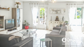 Vente
                                                                                2 Maisons de plain pied de 9 et  4 pièces piscine