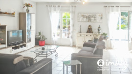 
                                                                                        Vente
                                                                                         2 Maisons de plain pied de 9 et  4 pièces piscine