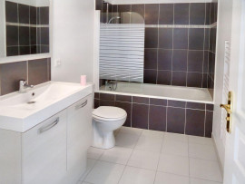 
                                                                                        Location
                                                                                         2 pièces 40m proche RER val Fleury avec parking