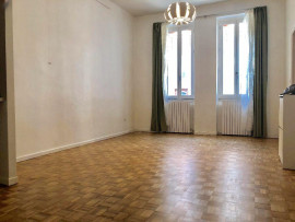 
                                                                                        Location
                                                                                         2 pièces à louer à Paris 17è Métro Brochant