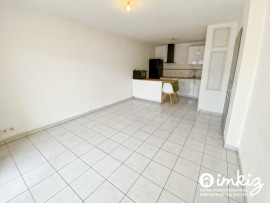 
                                                                                        Vente
                                                                                         2 pièces avec terrasse et grand parking couvert