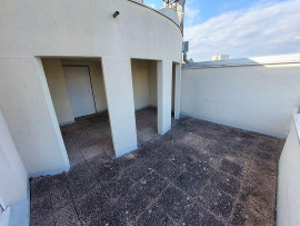 
                                                                                        Location
                                                                                         2 pièces avec terrasse et parking à Nanterre