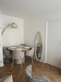 
                                                                                        Location
                                                                                         2 pièces balcon