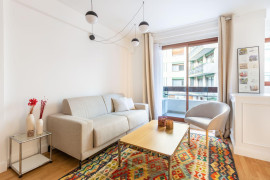 
                                                                                        Location
                                                                                         2 pièces - Balcon - Refait à neuf