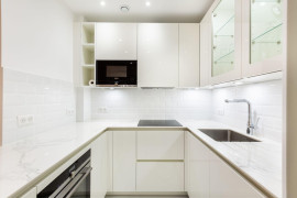 
                                                                                        Location
                                                                                         2 pièces - Balcon - Refait à neuf