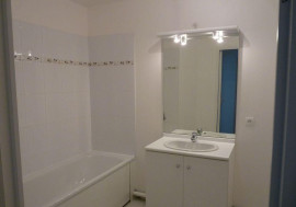 
                                                                                        Location
                                                                                         2 Pièces de 48 m² dans petite résidence récente