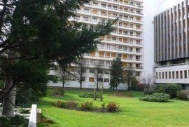 
                                                                                        Location
                                                                                         2 pièces en rez-de-jardin à Bercy