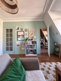 
                                                                                        Location
                                                                                         2 pièces lumineux bel immeuble de caractère