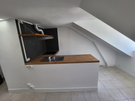 
                                                                                        Location
                                                                                         2 pièces mansardé Paris 9ème